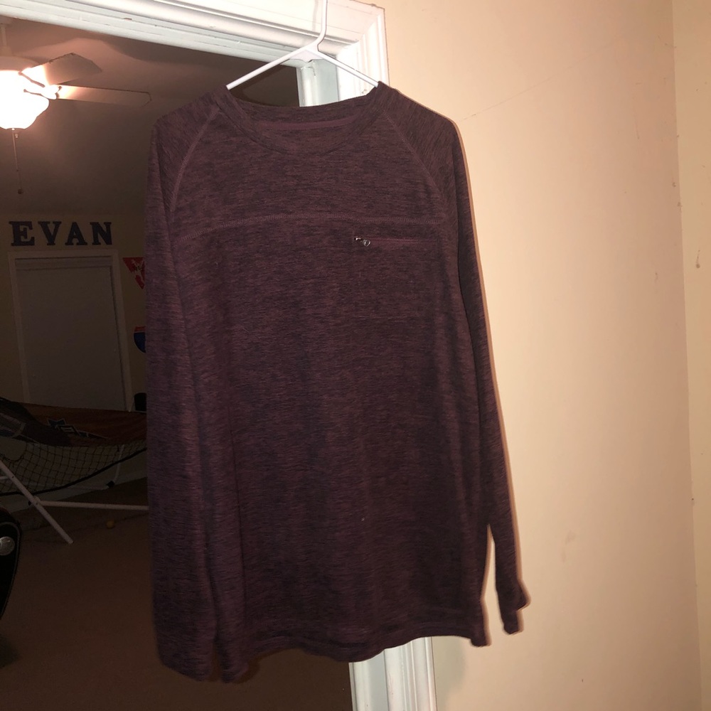 Magellan maroon sweatshirt